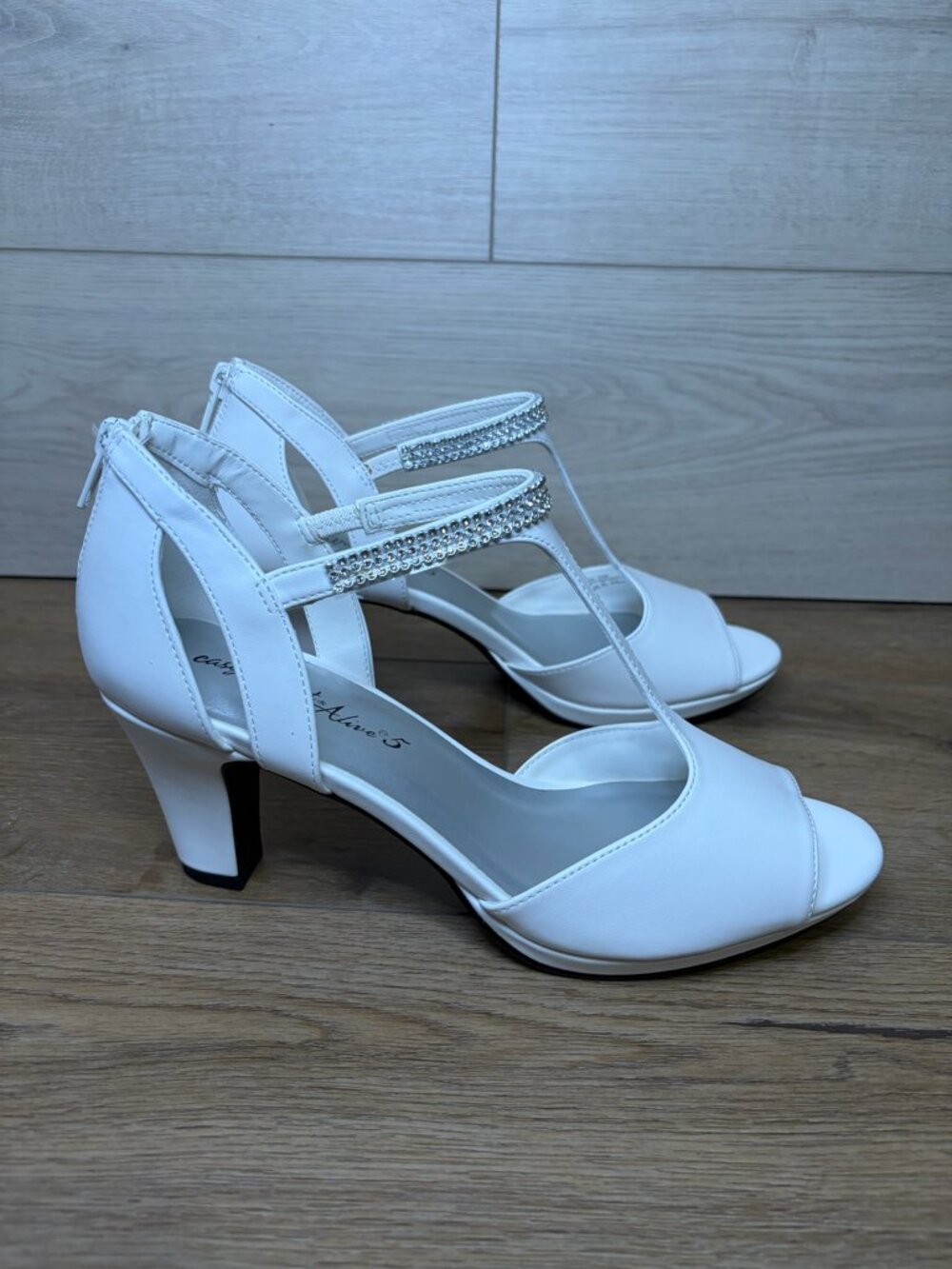 Easy Street Women's Flash Dress Sandals White Size 10M